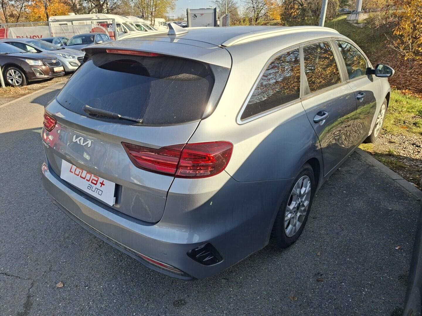 O419V07911_11.webp_CEED  1.5 TGD-I 118 kW manuál