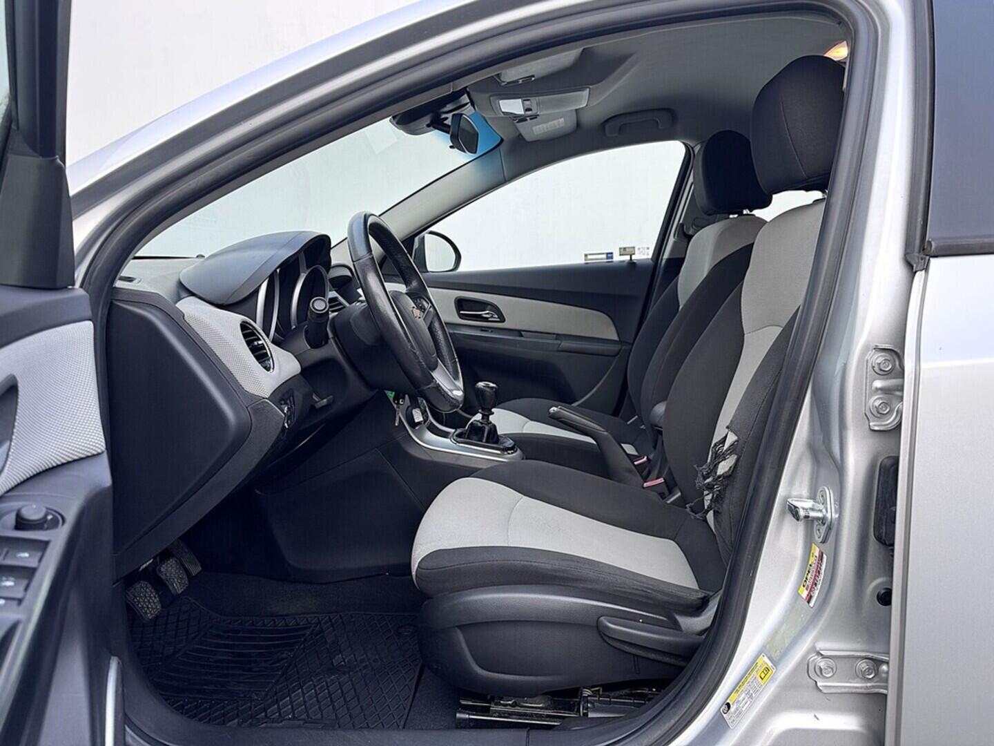 O419V07918_20.webp_CRUZE  1.6 LDE 91 kW manuál