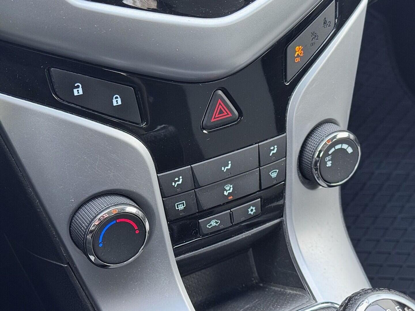 O419V07918_27.webp_CRUZE  1.6 LDE 91 kW manuál