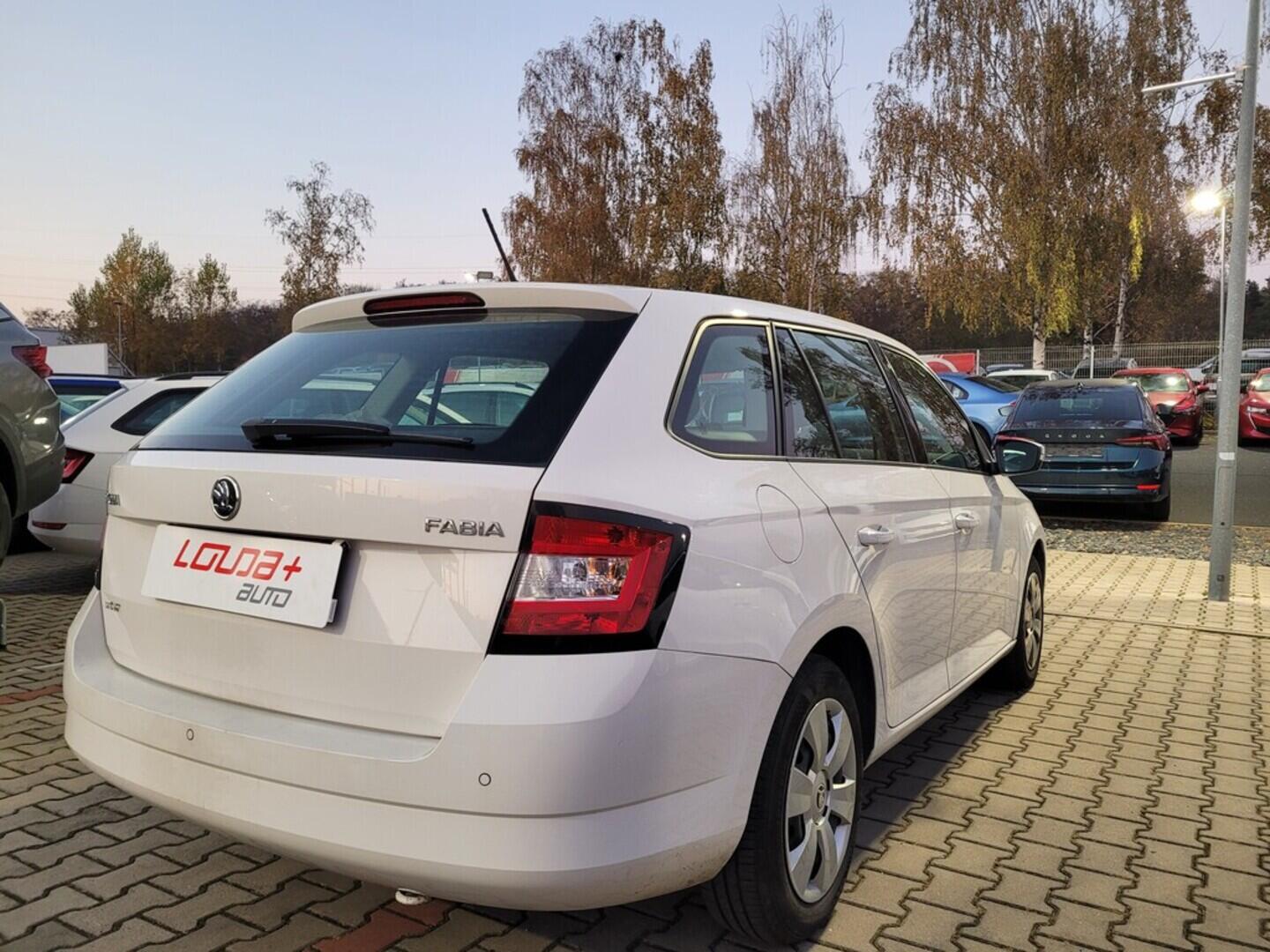 O419V07921_11.webp_FABIA Ambition 1.0 TSI 70 kW manuál