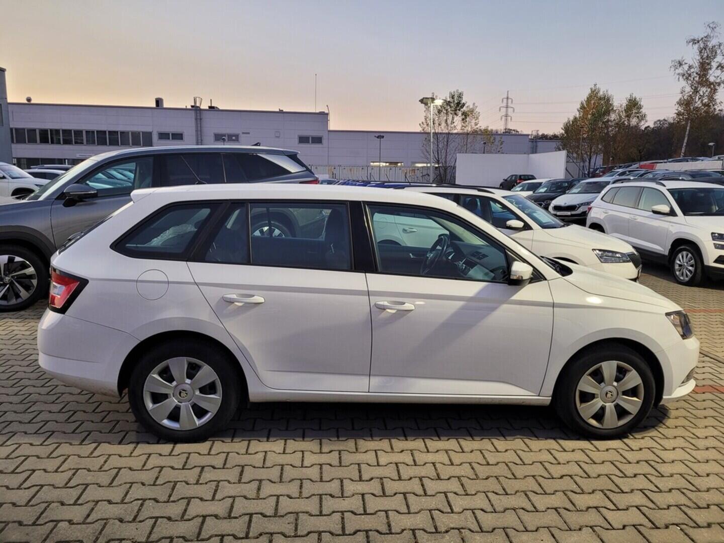 O419V07921_12.webp_FABIA Ambition 1.0 TSI 70 kW manuál