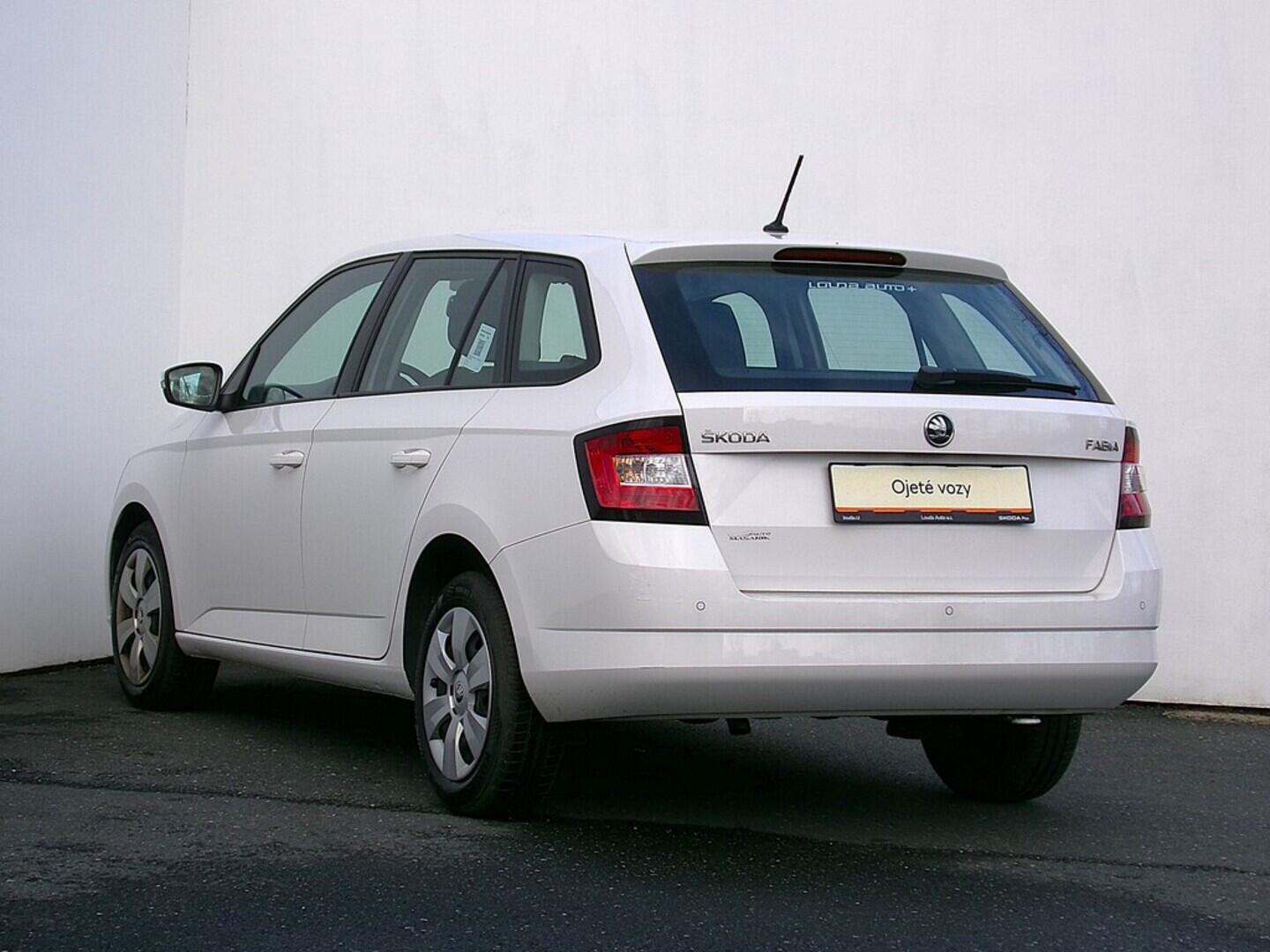 O419V07921_15.webp_FABIA Ambition 1.0 TSI 70 kW manuál