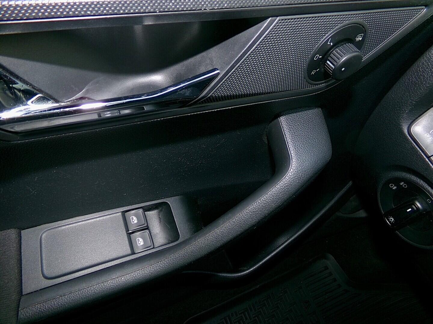 O419V07921_21.webp_FABIA Ambition 1.0 TSI 70 kW manuál