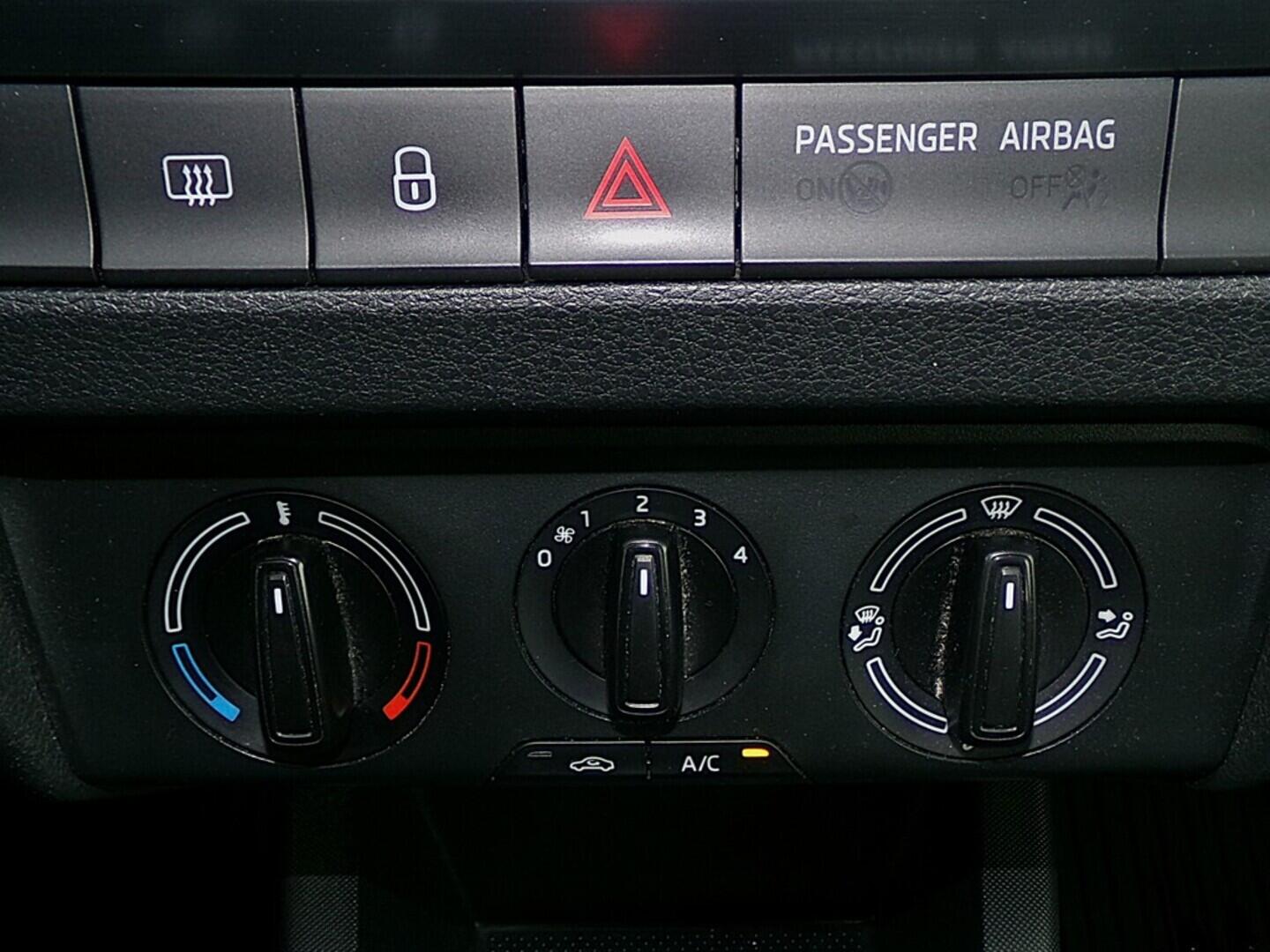 O419V07921_26.webp_FABIA Ambition 1.0 TSI 70 kW manuál