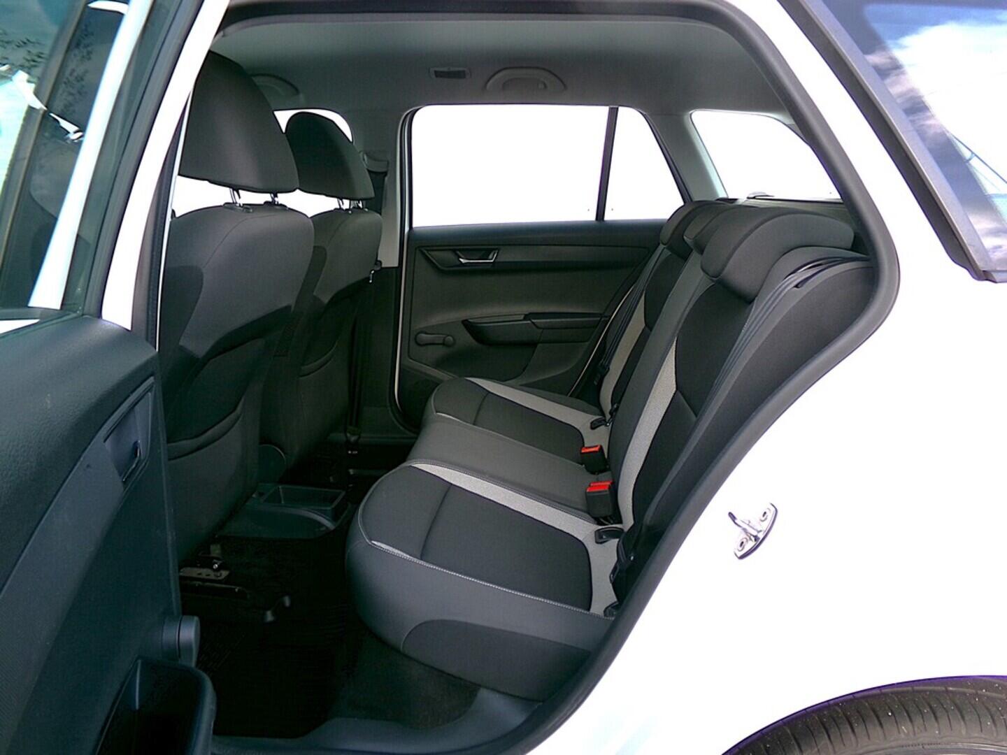 O419V07921_28.webp_FABIA Ambition 1.0 TSI 70 kW manuál