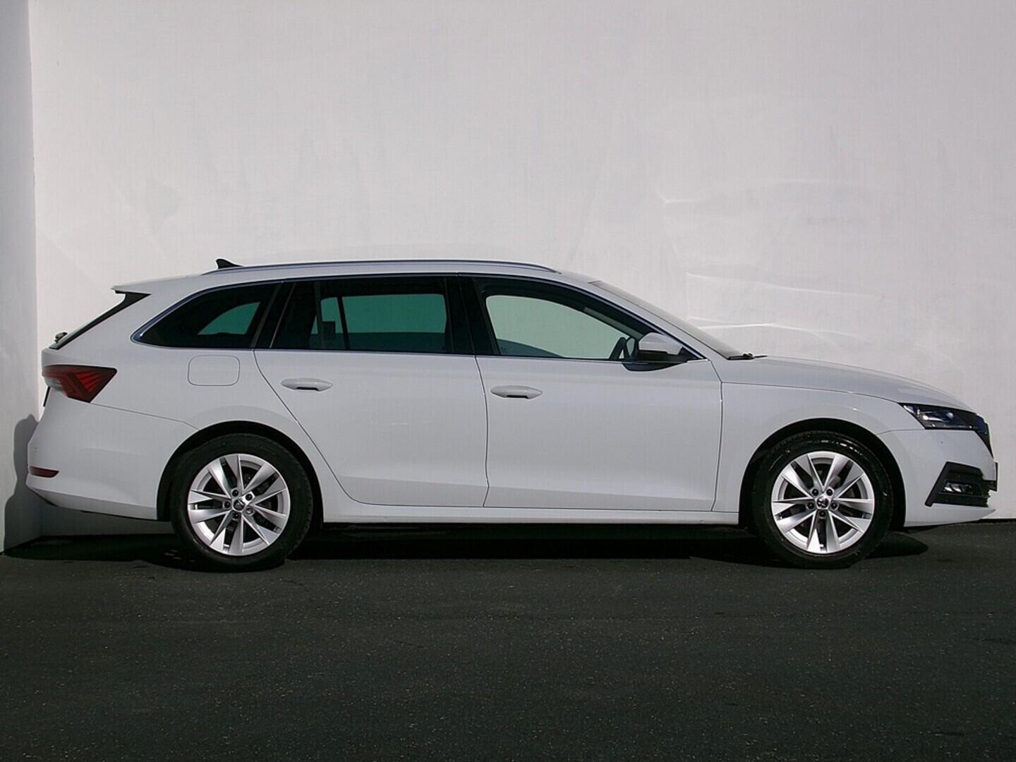 O419V07929_16.webp_OCTAVIA Style 1.5 TSI 110 kW manuál, DPH