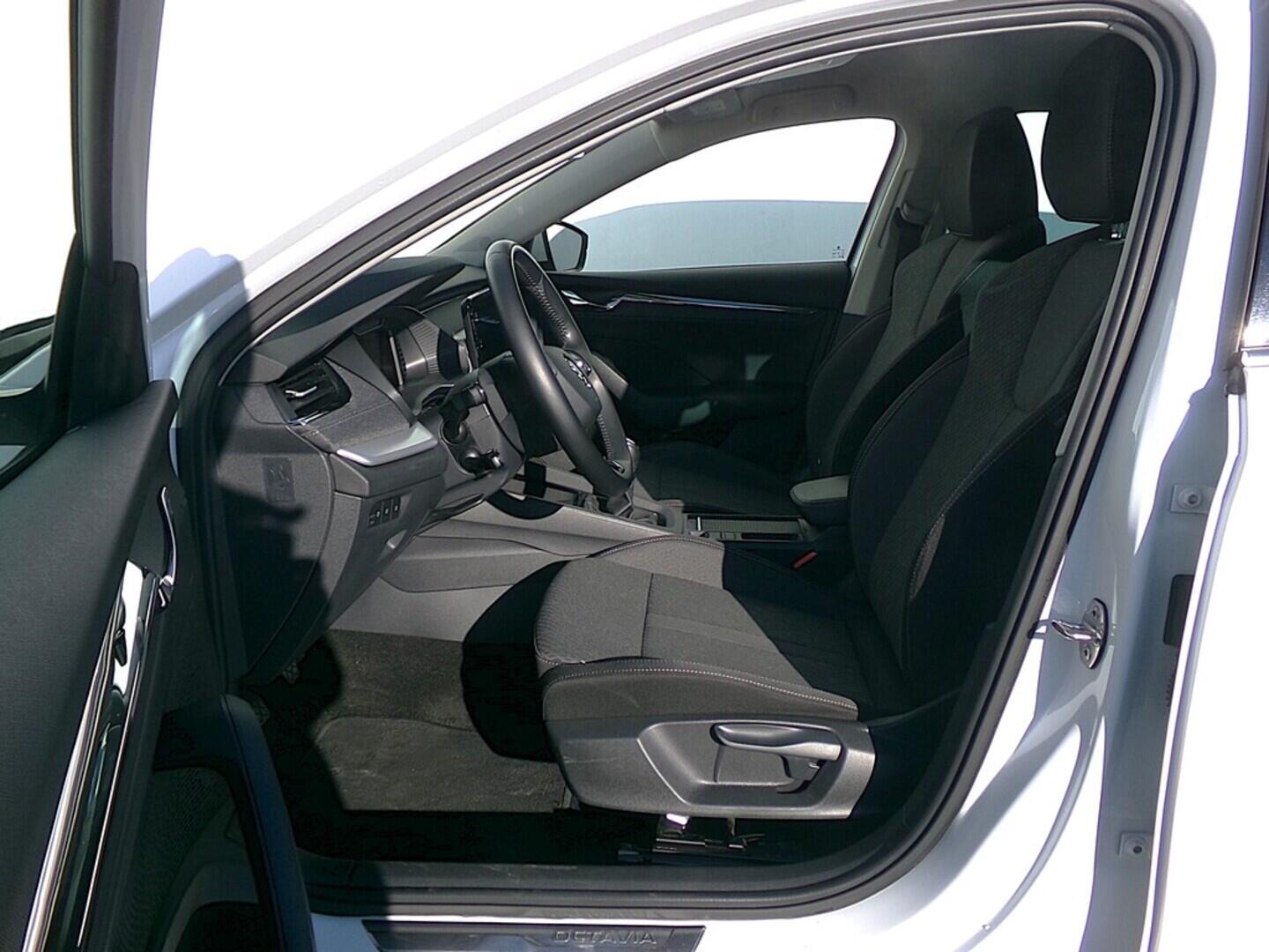 O419V07929_20.webp_OCTAVIA Style 1.5 TSI 110 kW manuál, DPH