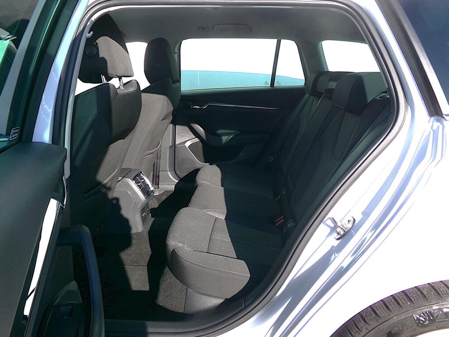 O419V07929_34.webp_OCTAVIA Style 1.5 TSI 110 kW manuál, DPH