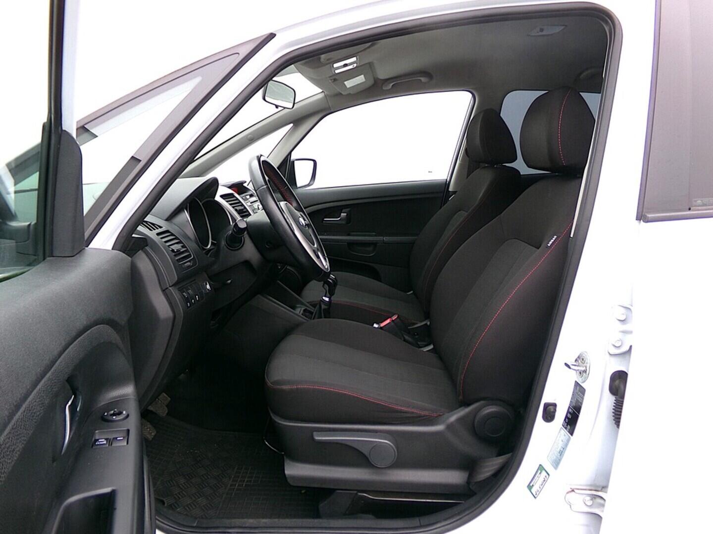 O419V07932_20.webp_VENGA  1.4 MPI 66 kW manuál, DPH