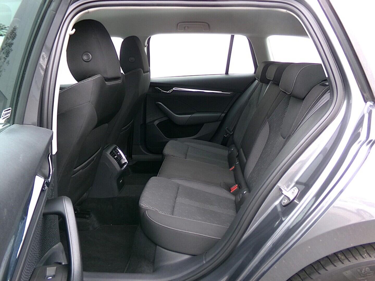 O419V07935_32.webp_OCTAVIA Style 1.5 TSI 110 kW manuál, DPH