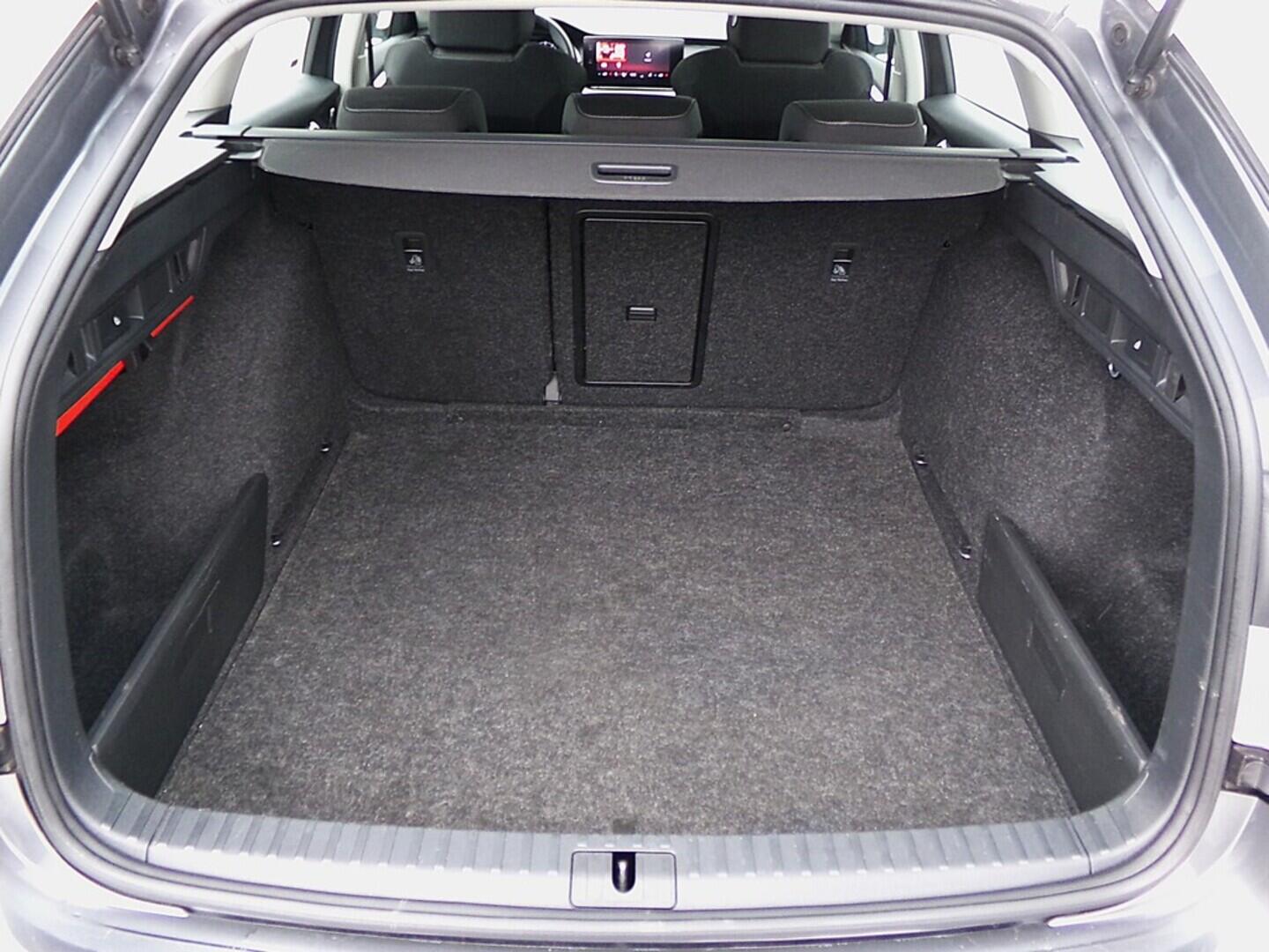 O419V07935_33.webp_OCTAVIA Style 1.5 TSI 110 kW manuál, DPH