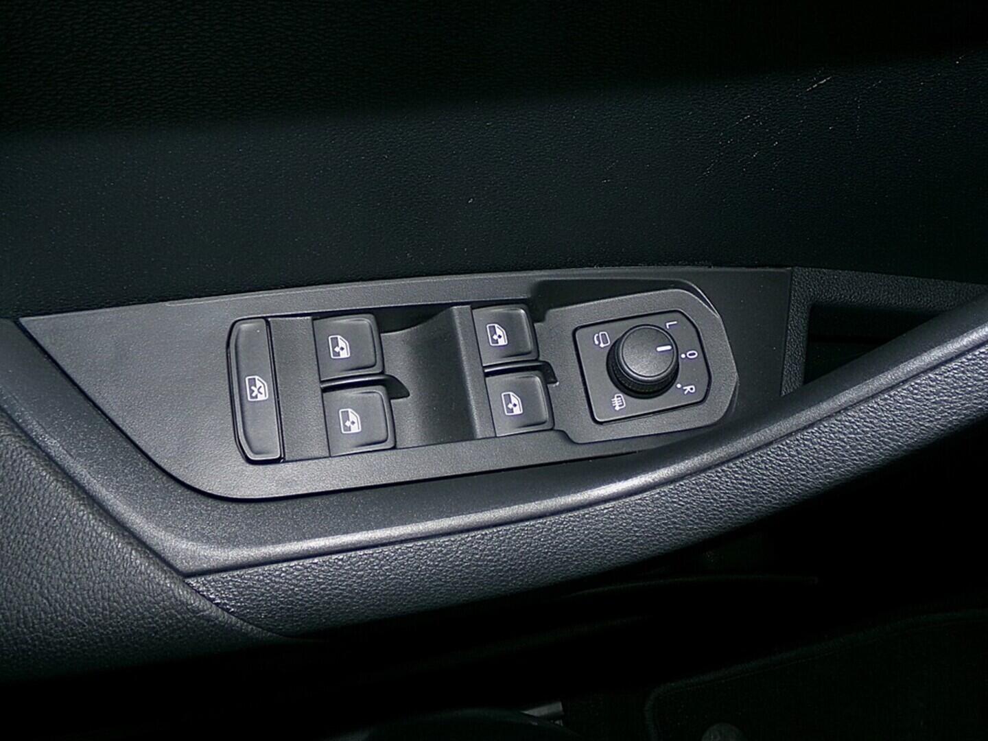 O419V07936_21.webp_KAROQ SportLine 1.5 TSI 110 kW automat, DPH