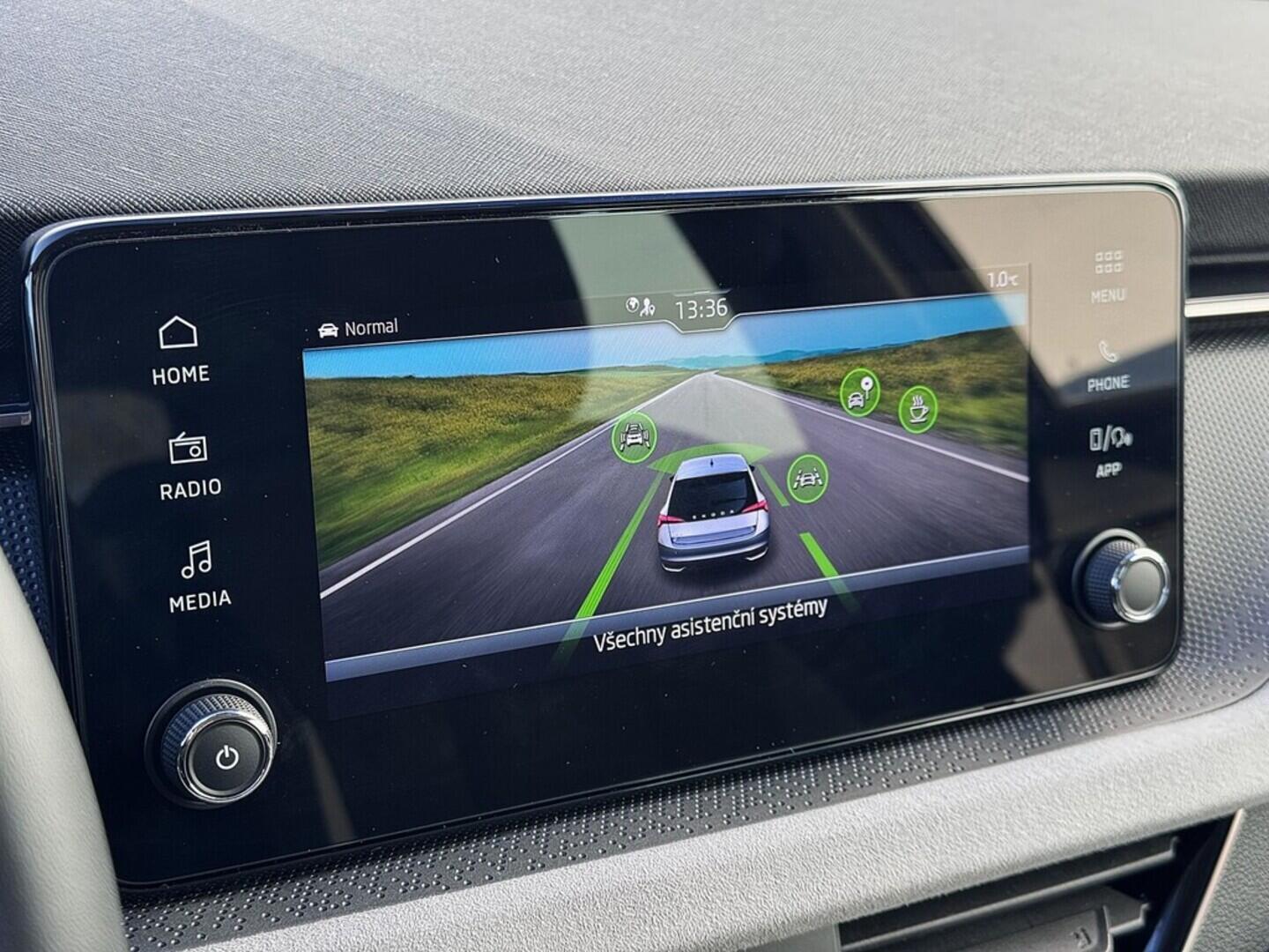 O419V07937_26.webp_SCALA Selection 1.0 TSI 85 kW automat, DPH