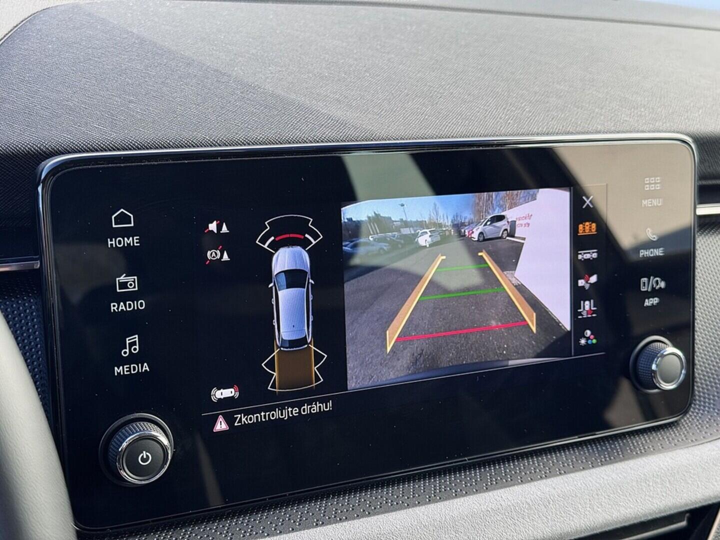 O419V07937_28.webp_SCALA Selection 1.0 TSI 85 kW automat, DPH