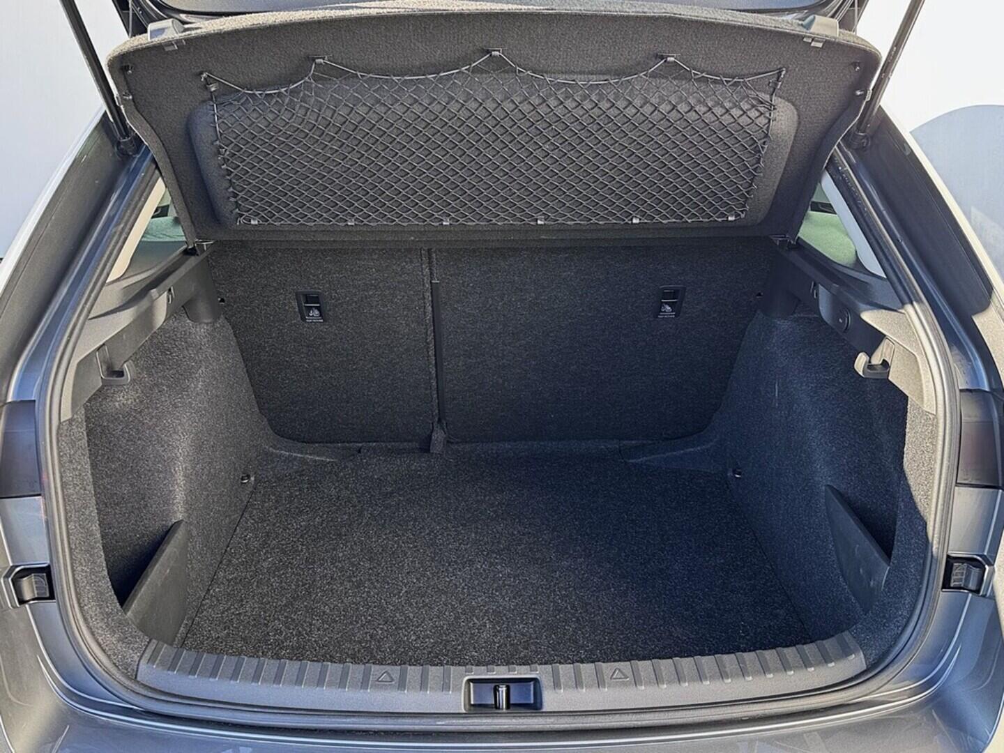 O419V07937_32.webp_SCALA Selection 1.0 TSI 85 kW automat, DPH