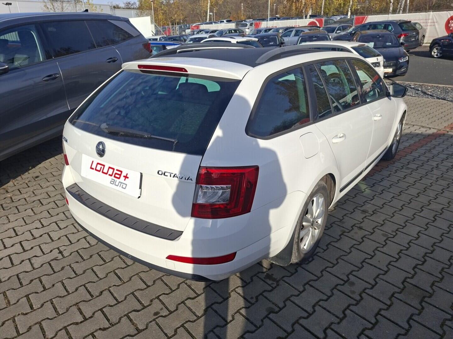 O419V07938_11.webp_OCTAVIA Ambition 1.4 TSI 103 kW manuál