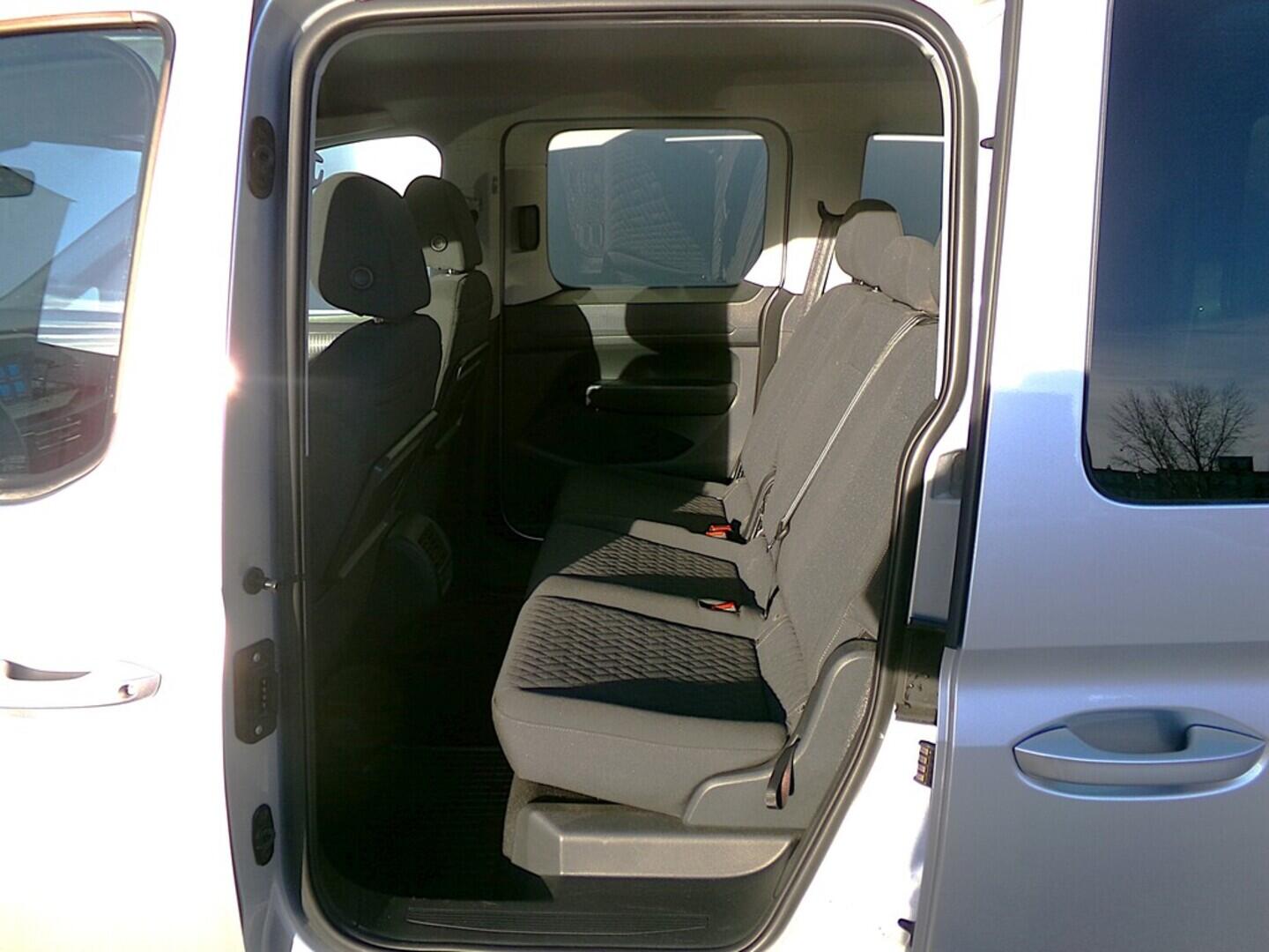 O419V07939_32.webp_CADDY Life 2.0 TDI 75 kW manuál, DPH