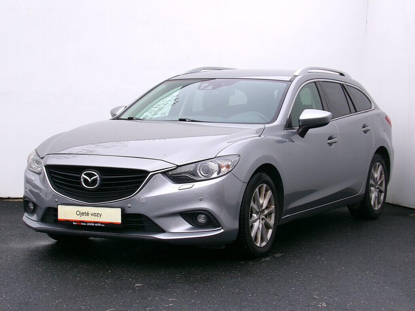 O419V07940_10.webp_6 Attraction 2.2 SHY 110 kW manuál