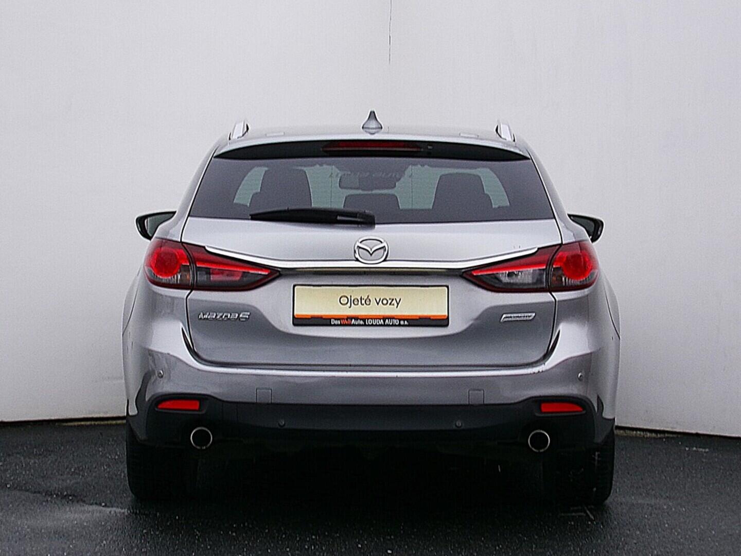 O419V07940_17.webp_6 Attraction 2.2 SHY 110 kW manuál