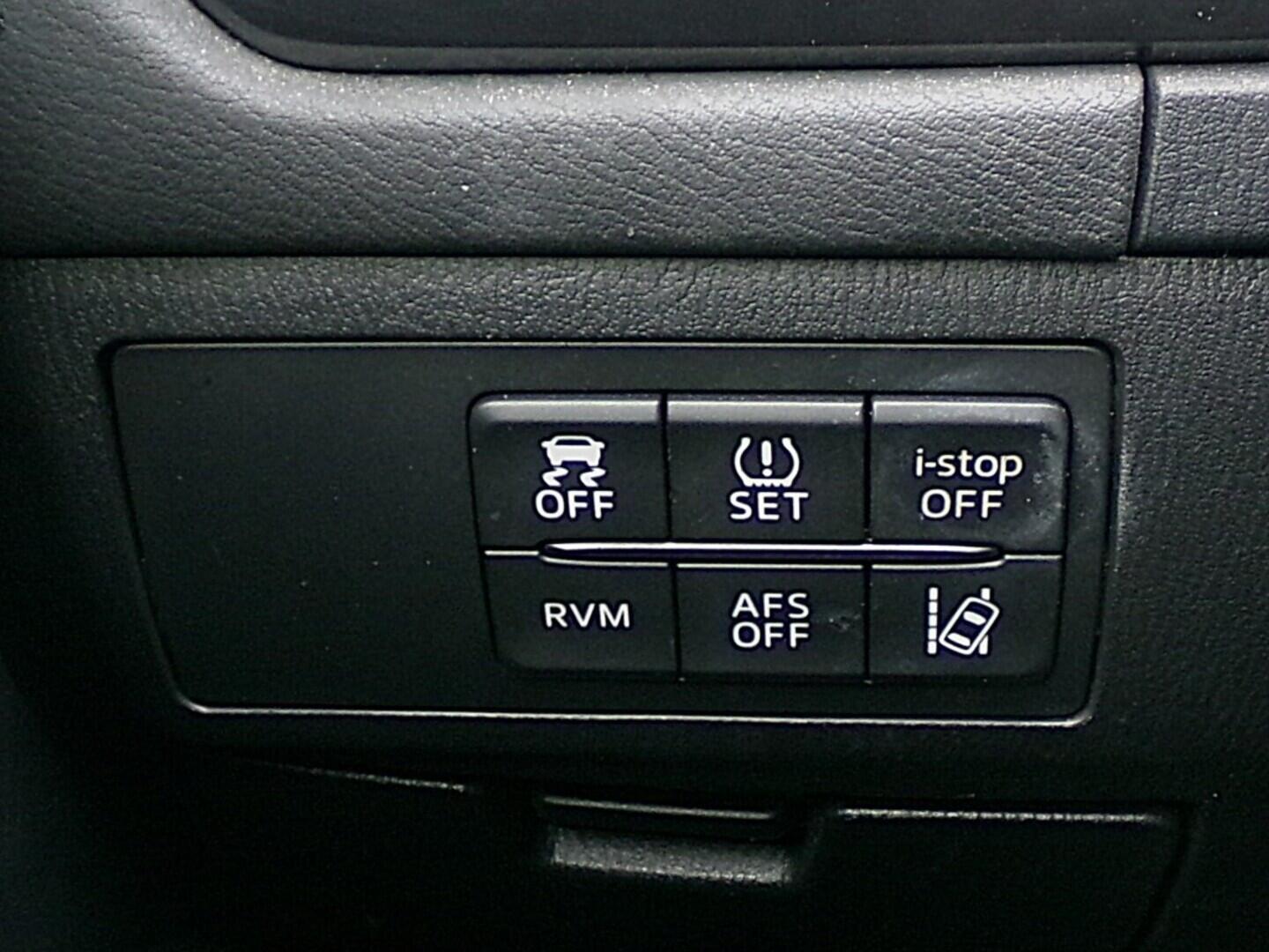 O419V07940_22.webp_6 Attraction 2.2 SHY 110 kW manuál