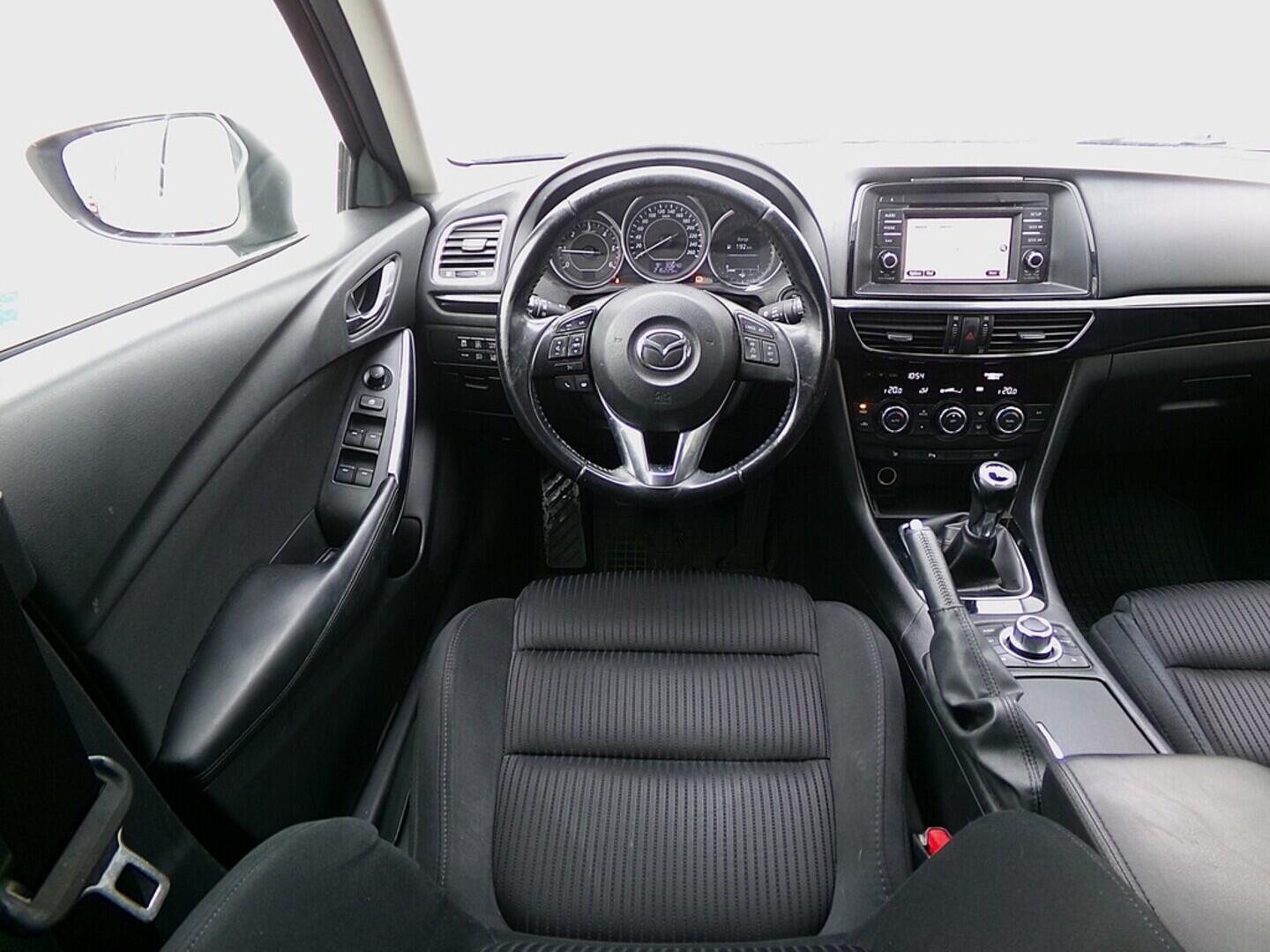 O419V07940_25.webp_6 Attraction 2.2 SHY 110 kW manuál