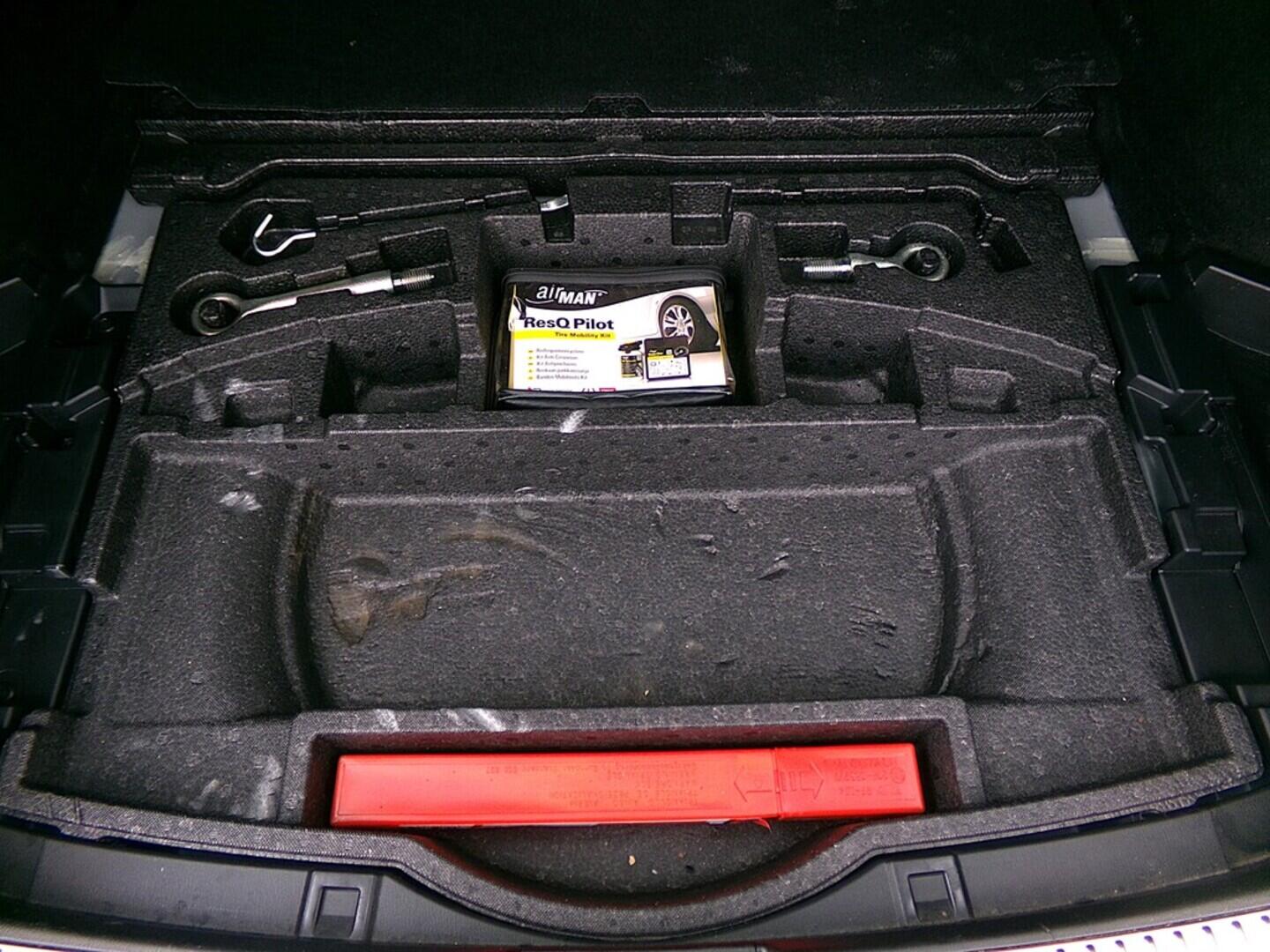 O419V07940_36.webp_6 Attraction 2.2 SHY 110 kW manuál