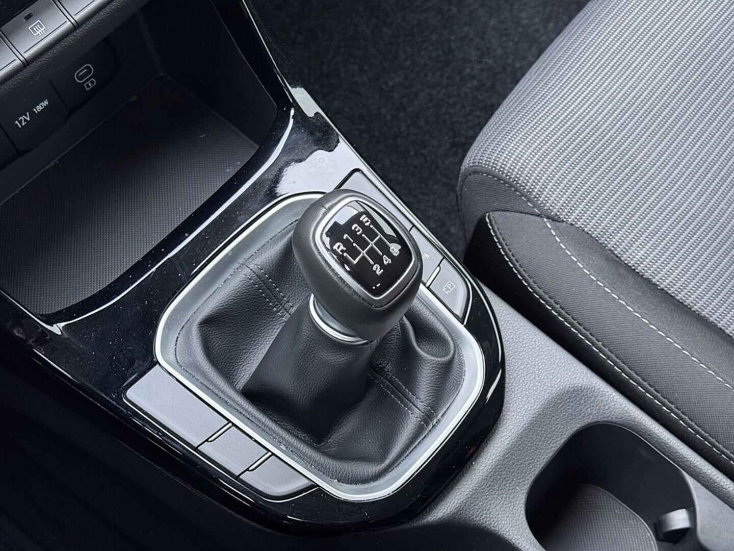 O419V07941_29.webp_I30 Comfort 1.0 T- GDI 74 kW manuál, DPH