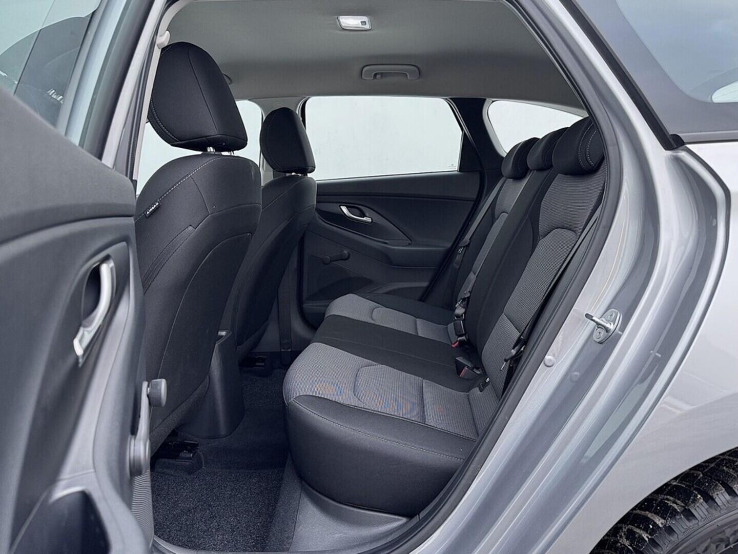 O419V07941_30.webp_I30 Comfort 1.0 T- GDI 74 kW manuál, DPH