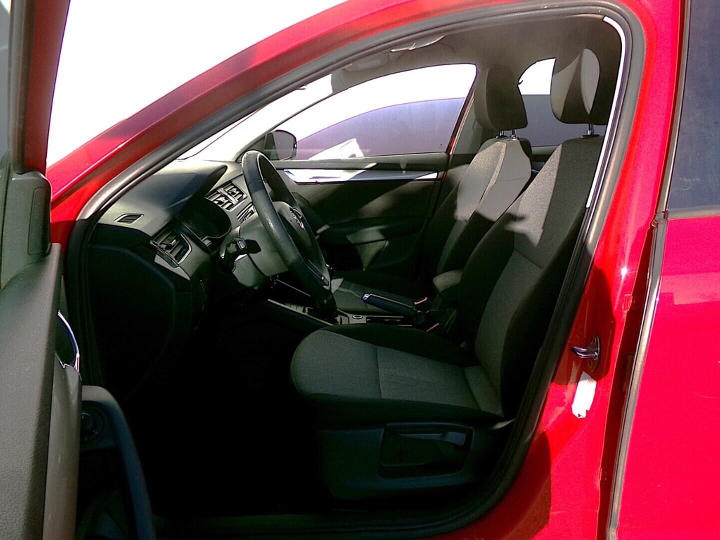 O419V07942_20.webp_OCTAVIA Active 1.6 TDI 81 kW manuál