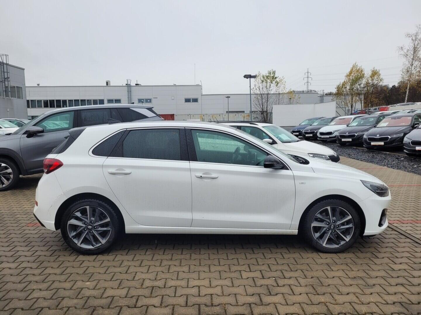 O419V07946_12.webp_I30 Style 1.5 TCI/GDI 117 kW manuál