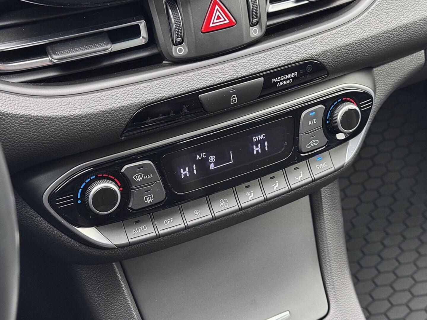 O419V07946_28.webp_I30 Style 1.5 TCI/GDI 117 kW manuál