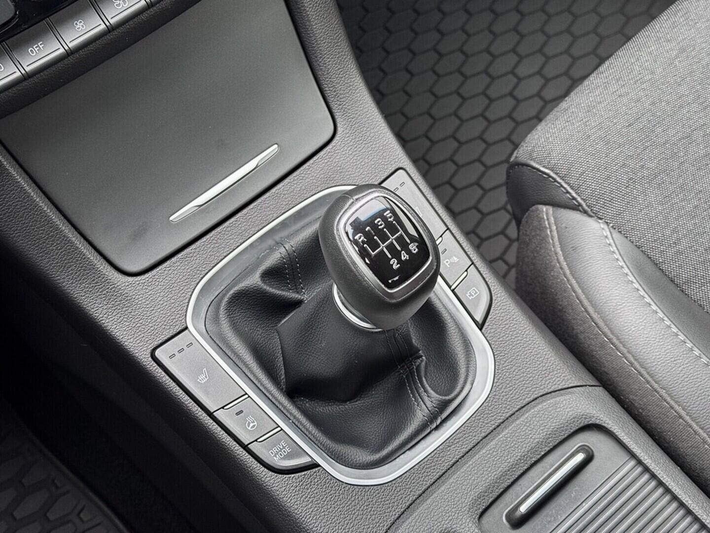 O419V07946_29.webp_I30 Style 1.5 TCI/GDI 117 kW manuál