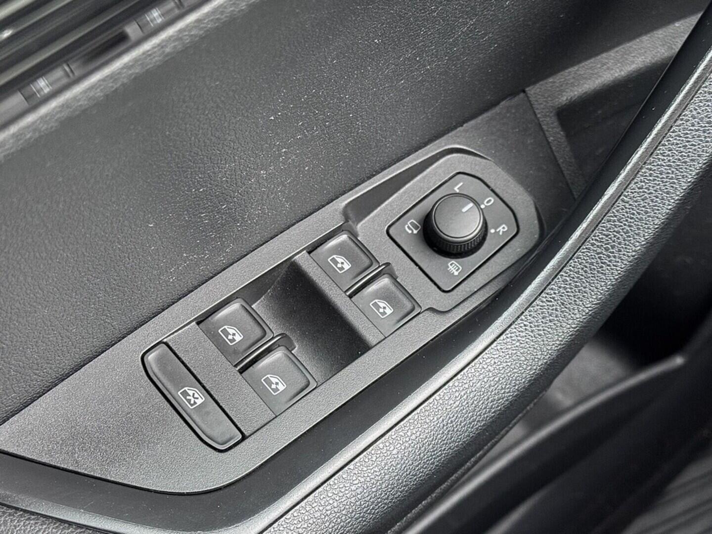 O419V07949_21.webp_KAROQ Style 2.0 TDI 110 kW manuál