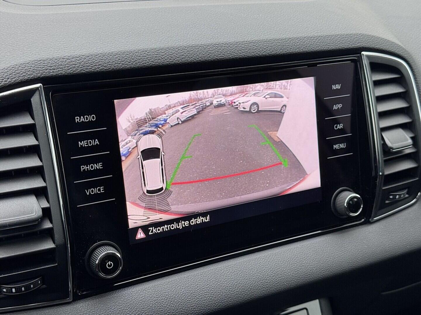 O419V07949_27.webp_KAROQ Style 2.0 TDI 110 kW manuál