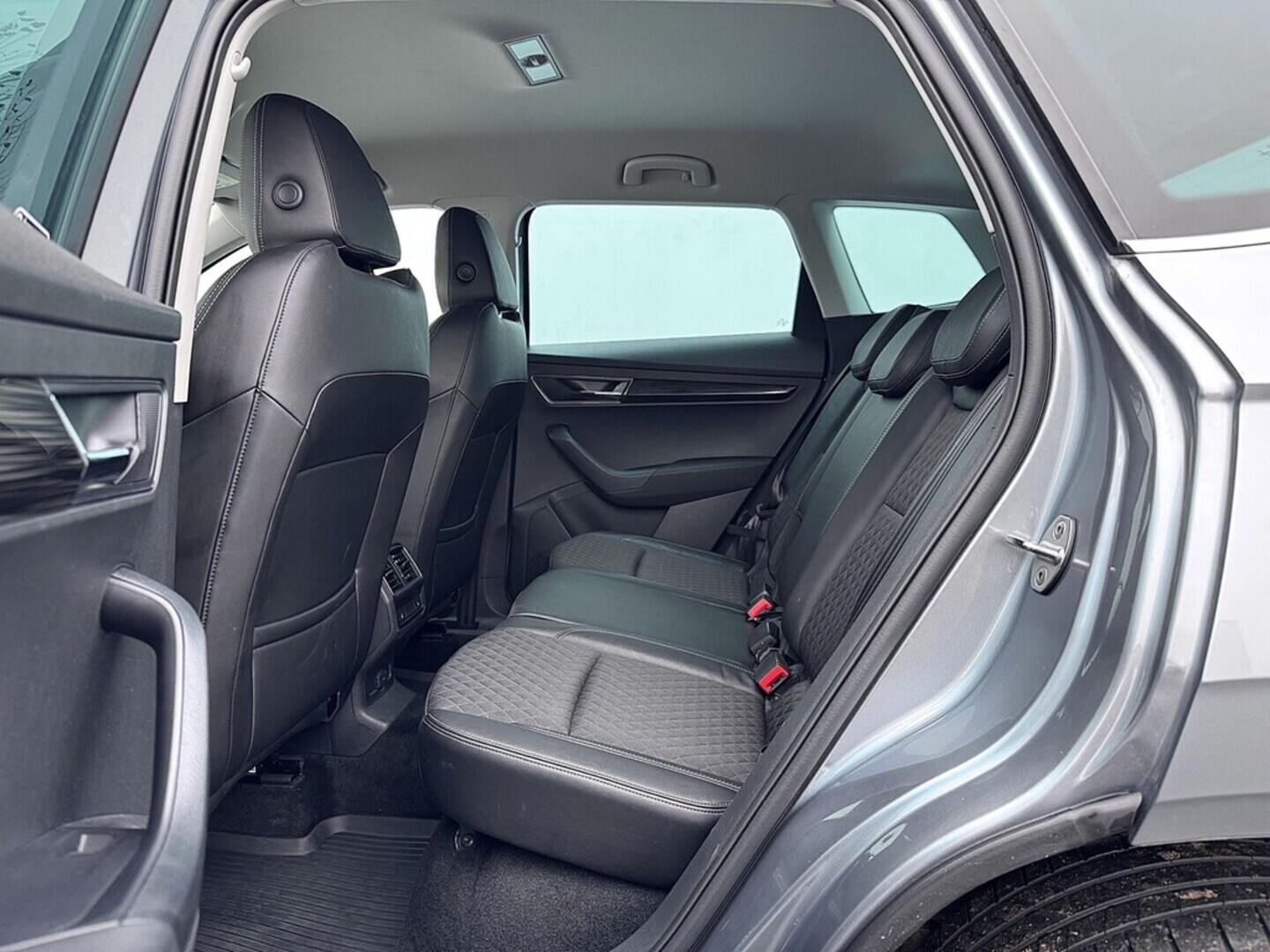 O419V07949_30.webp_KAROQ Style 2.0 TDI 110 kW manuál