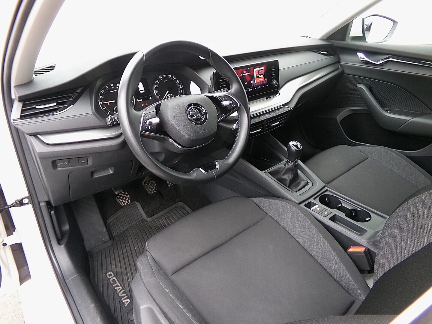 O419V07950_19.webp_OCTAVIA Active 2.0 TDI 85 kW manuál, DPH