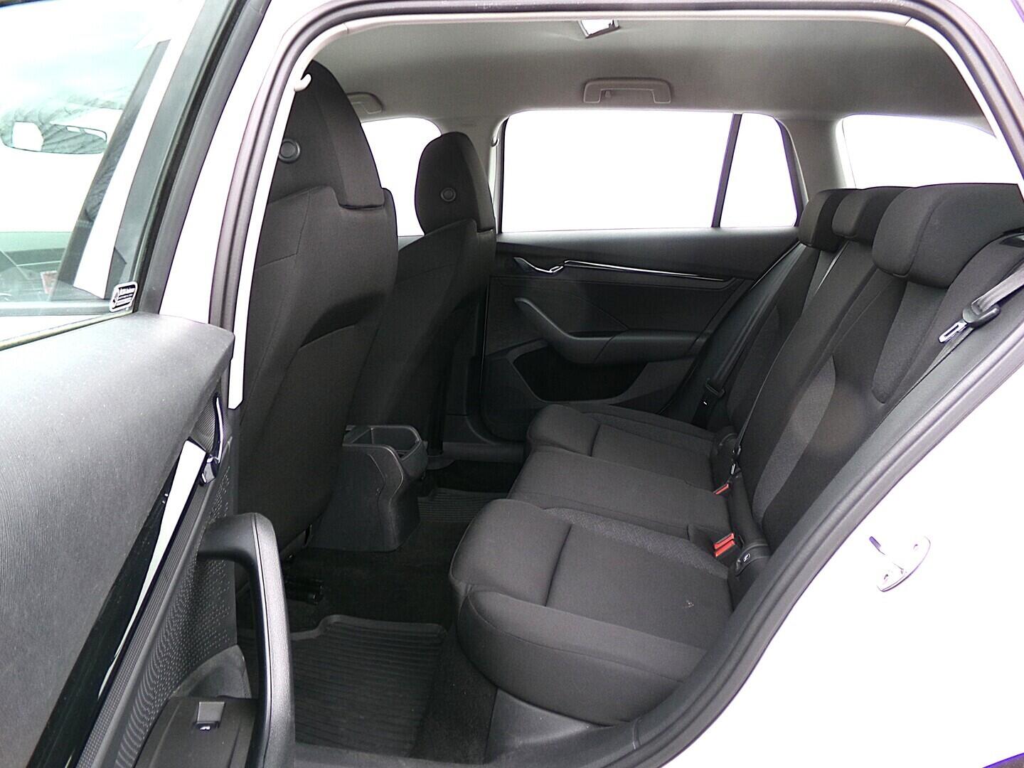 O419V07950_32.webp_OCTAVIA Active 2.0 TDI 85 kW manuál, DPH