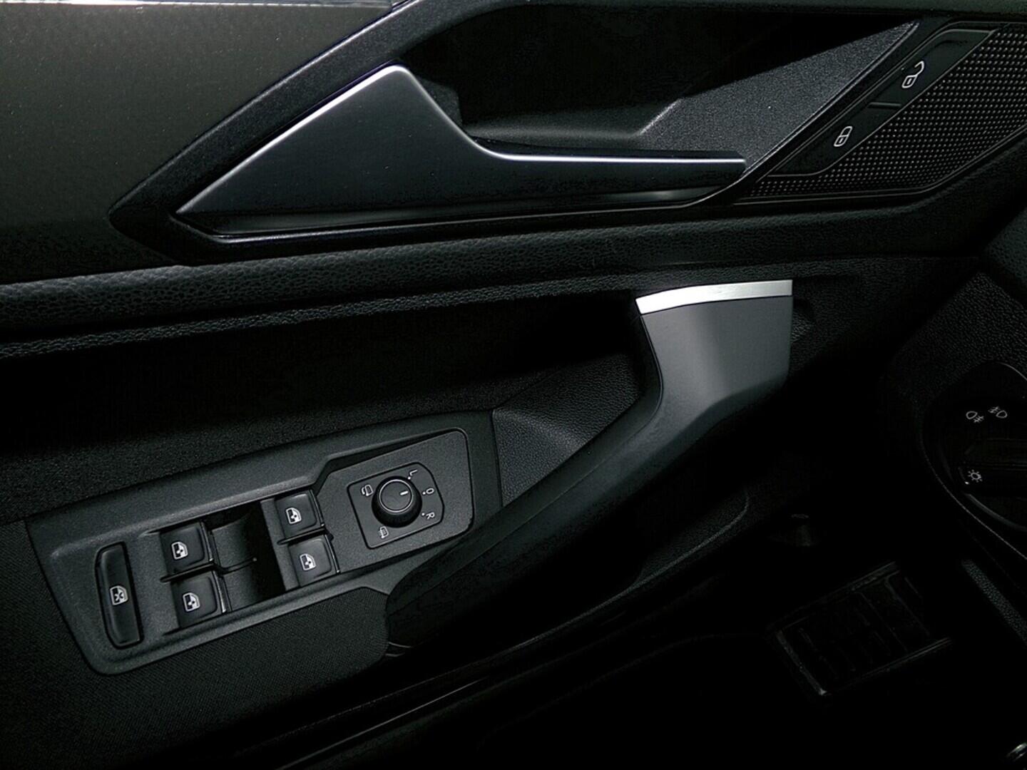 O419V07953_21.webp_TIGUAN Drive 2.0 TDI 110 kW manuál