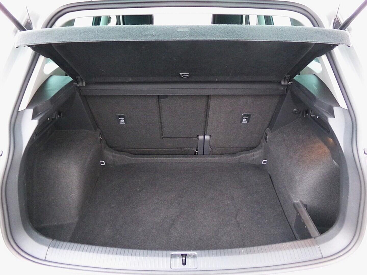 O419V07953_35.webp_TIGUAN Drive 2.0 TDI 110 kW manuál