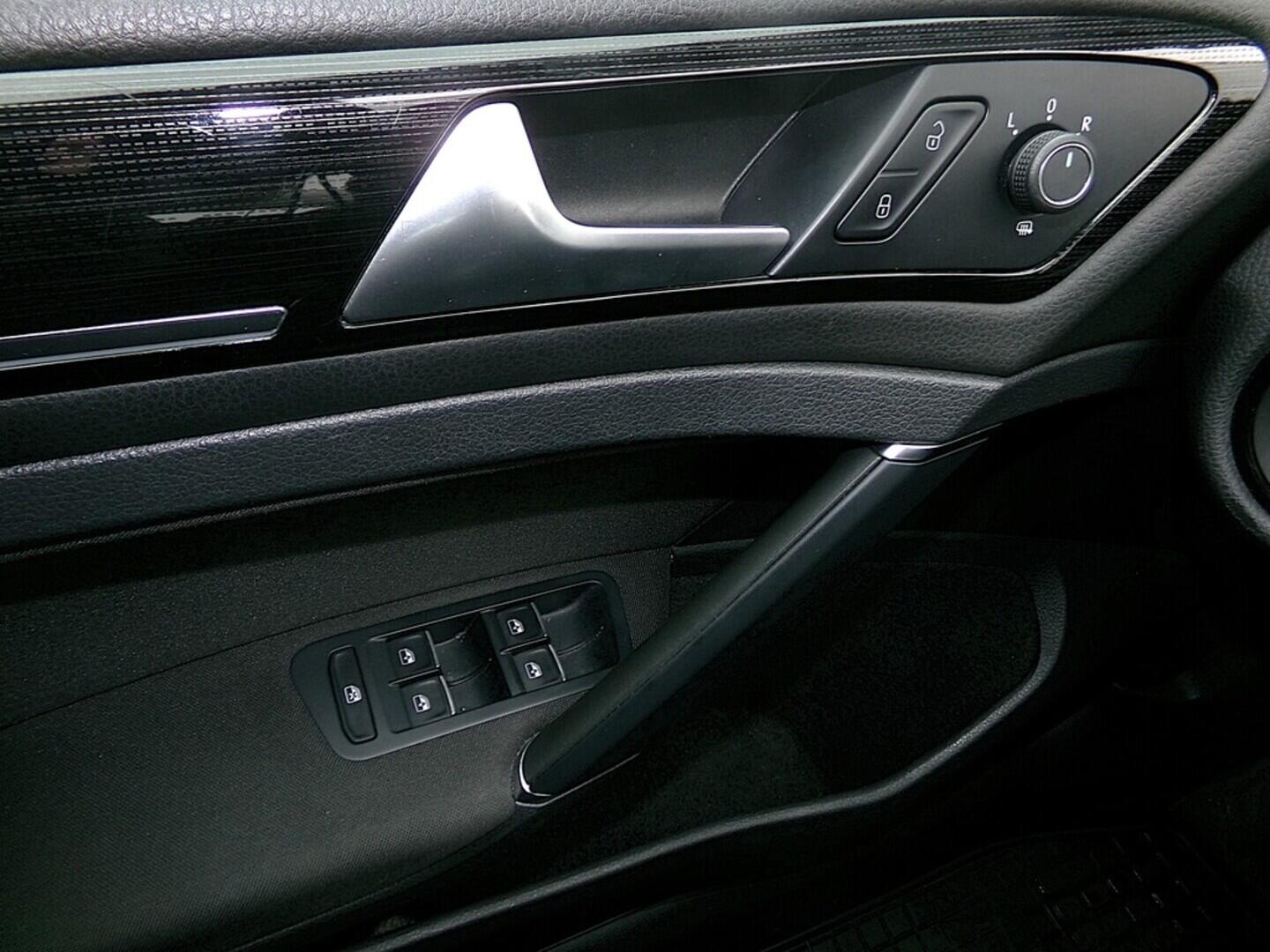 O419V07955_21.webp_GOLF Highline 1.5 TGI 96 kW manuál, DPH