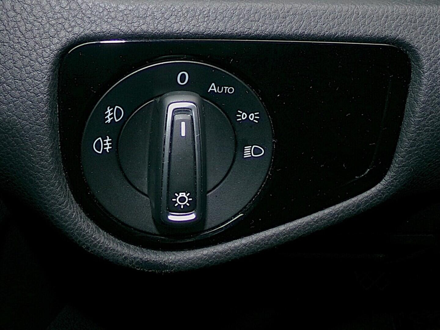 O419V07955_22.webp_GOLF Highline 1.5 TGI 96 kW manuál, DPH