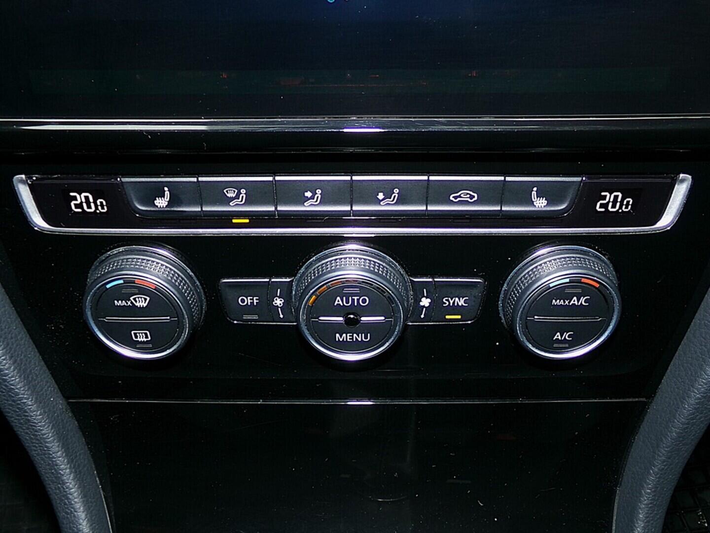 O419V07955_30.webp_GOLF Highline 1.5 TGI 96 kW manuál, DPH