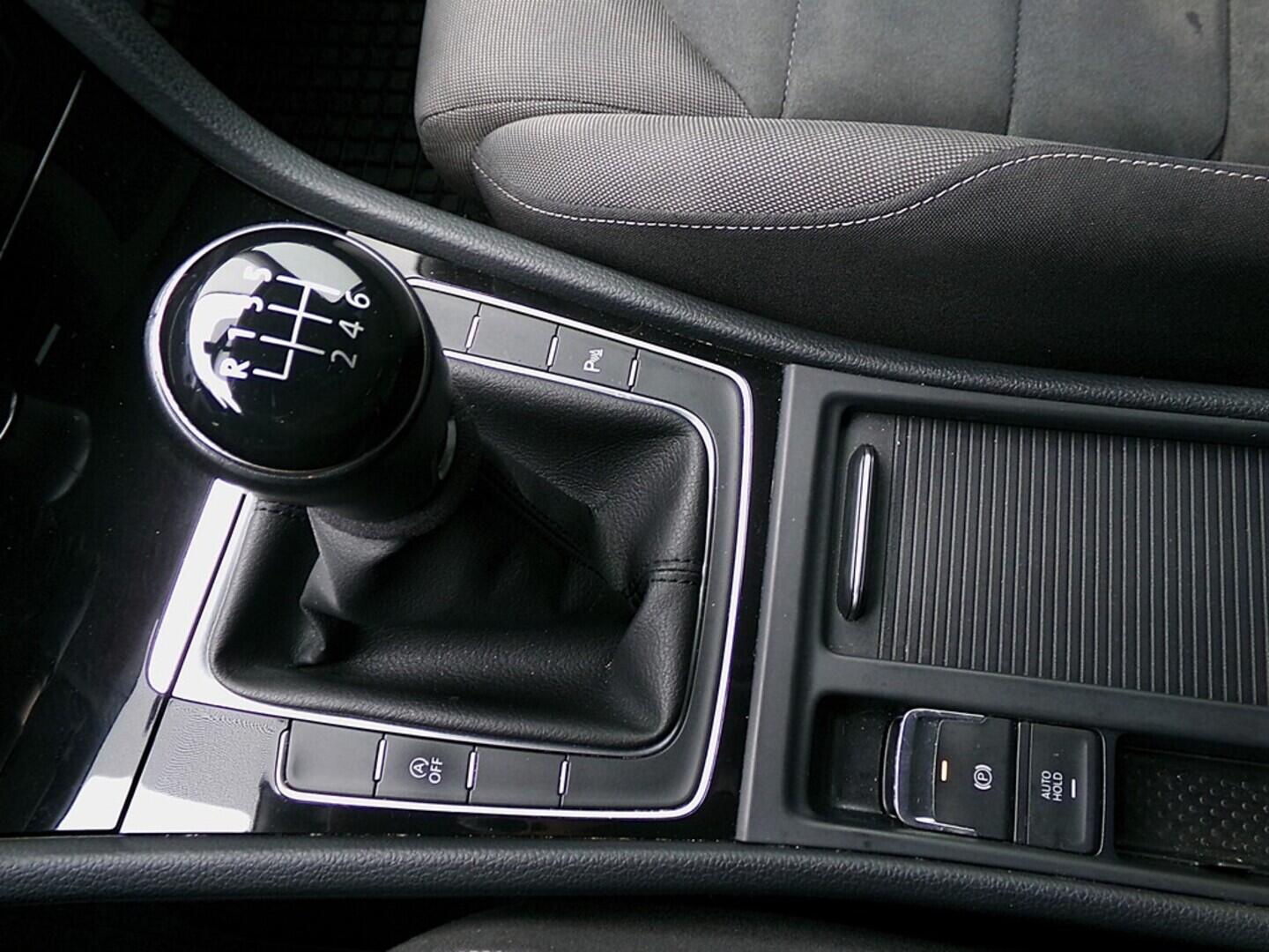 O419V07955_31.webp_GOLF Highline 1.5 TGI 96 kW manuál, DPH