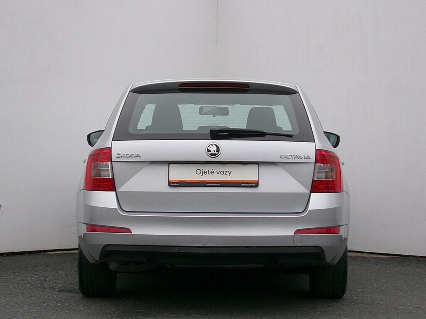 O419V07957_17.webp_OCTAVIA Ambition 1.8 TSI 132 kW automat