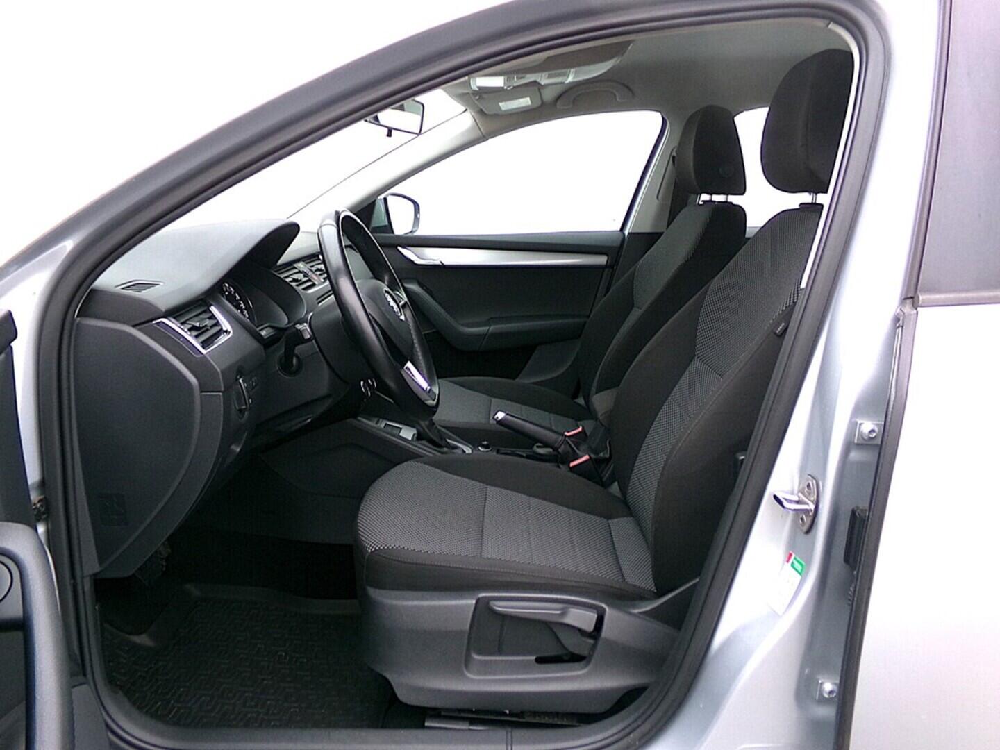 O419V07957_20.webp_OCTAVIA Ambition 1.8 TSI 132 kW automat