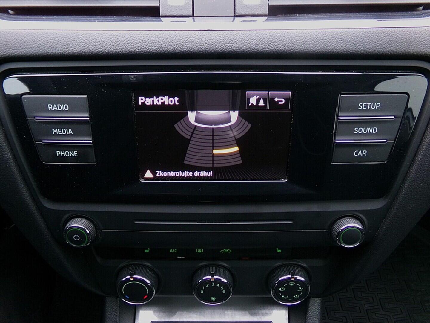 O419V07957_26.webp_OCTAVIA Ambition 1.8 TSI 132 kW automat