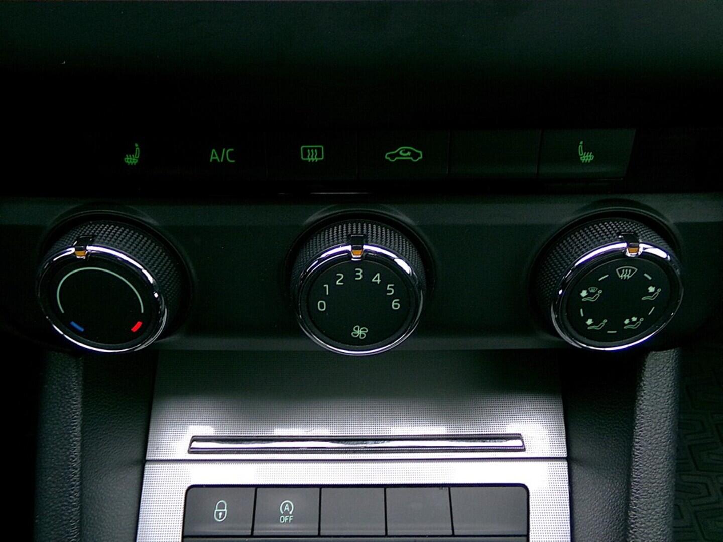 O419V07957_27.webp_OCTAVIA Ambition 1.8 TSI 132 kW automat