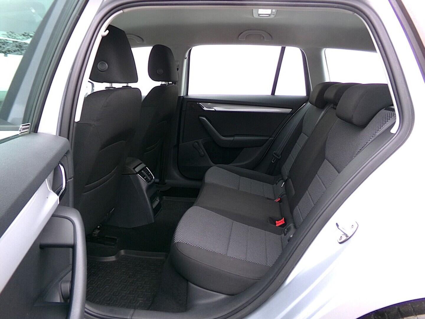 O419V07957_29.webp_OCTAVIA Ambition 1.8 TSI 132 kW automat