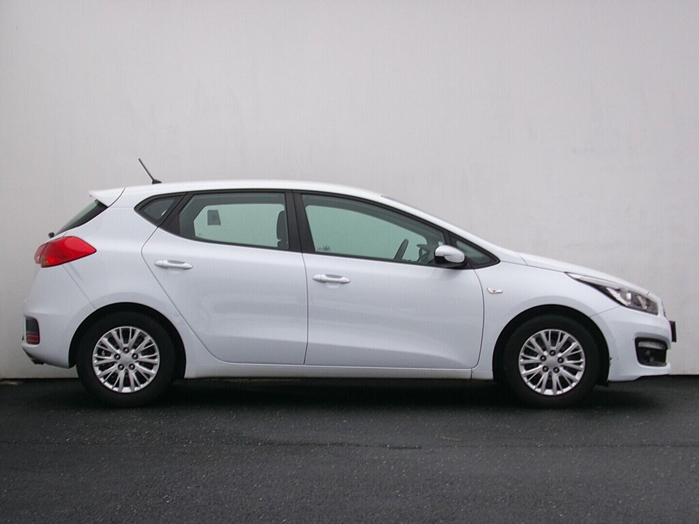 O419V07962_16.webp_CEED  1.4 G4LC 73 kW manuál, DPH