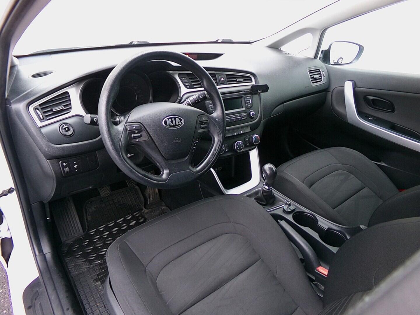 O419V07962_19.webp_CEED  1.4 G4LC 73 kW manuál, DPH